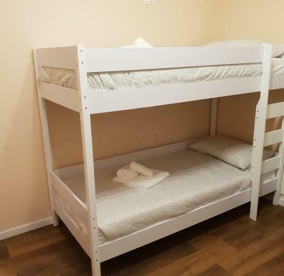 غرفة عائلية, Glam Resort G H O S T E L