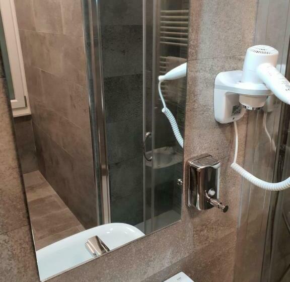 غرفة عائلية, Glam Resort G H O S T E L