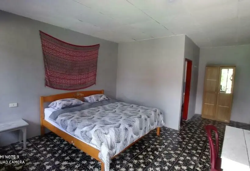 キングサイズベッドのスタンダードルーム, Leokap Homestay