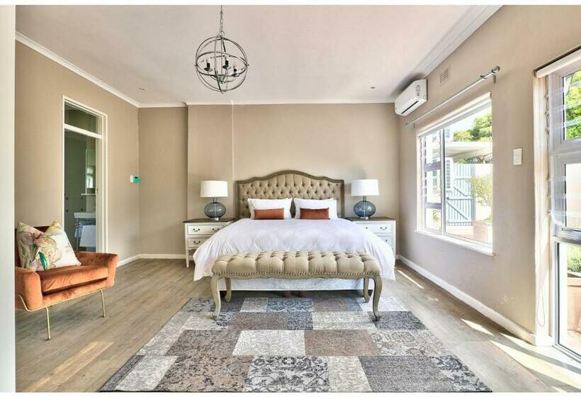 キングサイズベッドのデラックスルーム, The Good Host