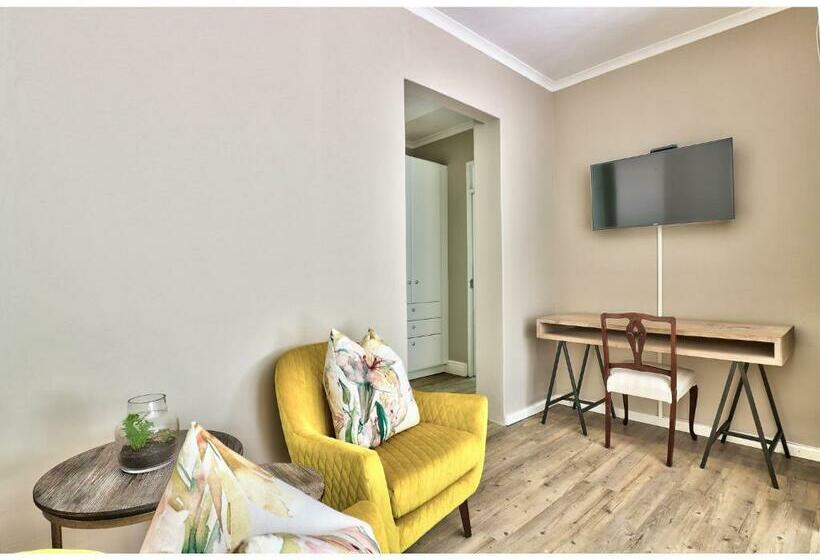 デラックスルーム, The Good Host