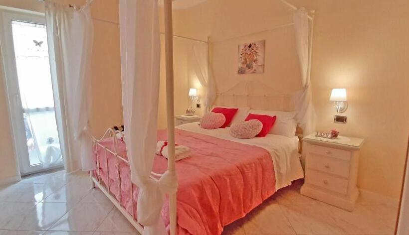 جناح مزوَّد بشرفة, City Life Pompeii