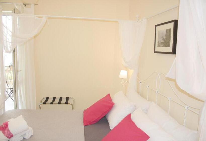 جناح مزوَّد بشرفة, City Life Pompeii