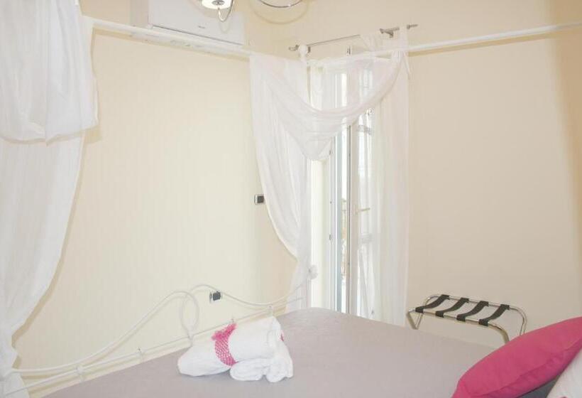 جناح مزوَّد بشرفة, City Life Pompeii