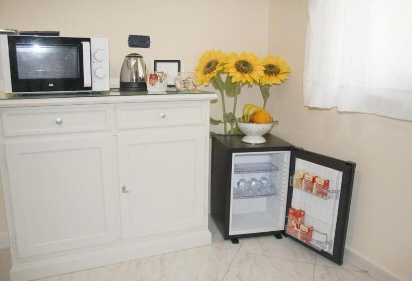 جناح مزوَّد بشرفة, City Life Pompeii