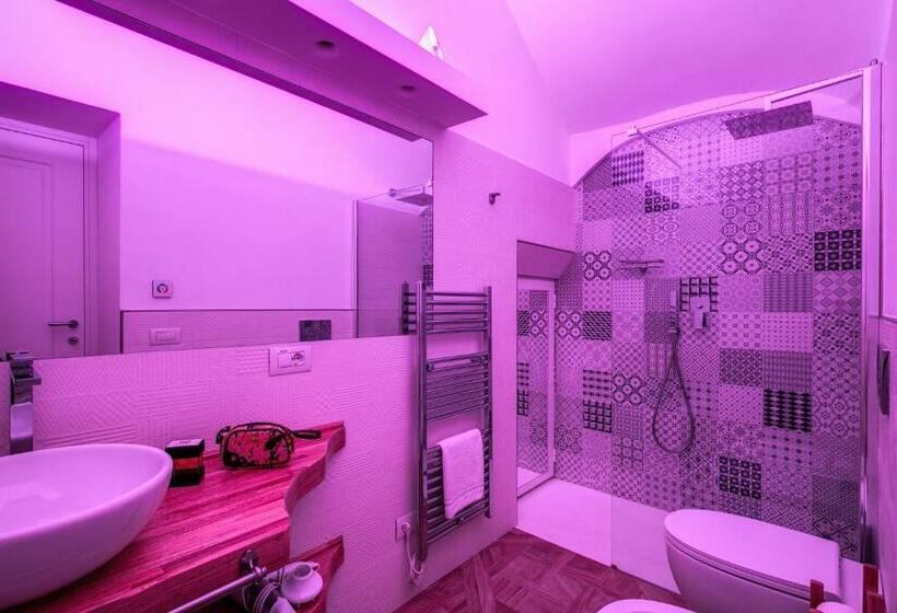 バルコニー付きスタンダードルーム, Sorrento Square Suites