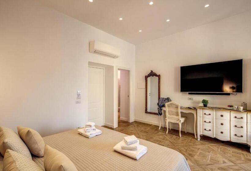 バルコニー付きスタンダードルーム, Sorrento Square Suites