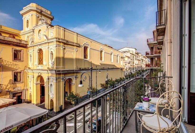 バルコニー付きスタンダードルーム, Sorrento Square Suites