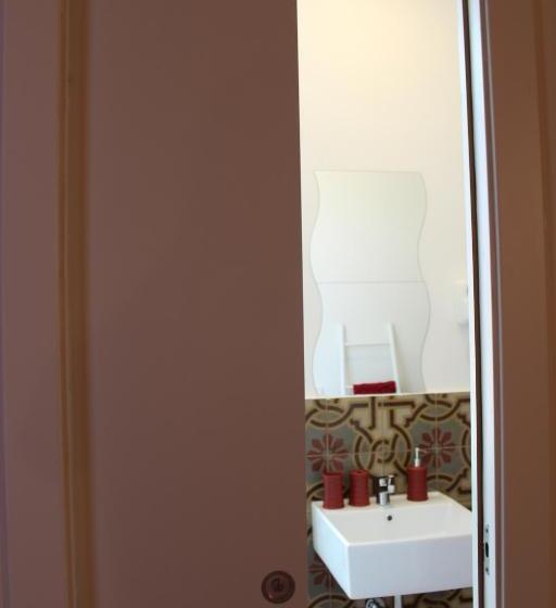 이코노미 룸, Angels Home L&r