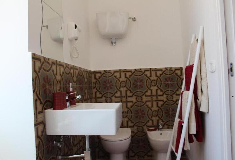 이코노미 룸, Angels Home L&r