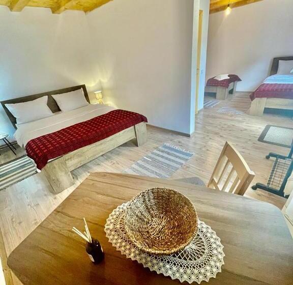 家庭间, Casa De Vacanta Family & Friends