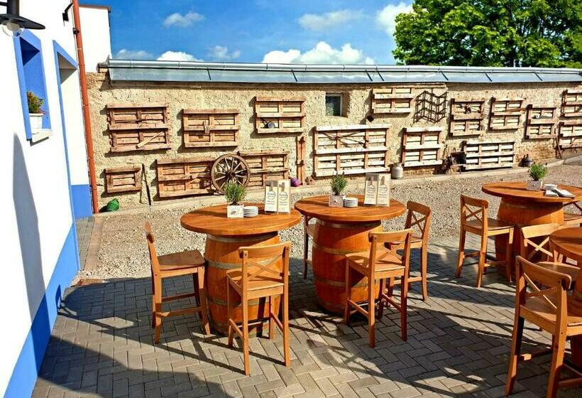 סוויטה אקזקיוטיב, Penzion Jako Víno