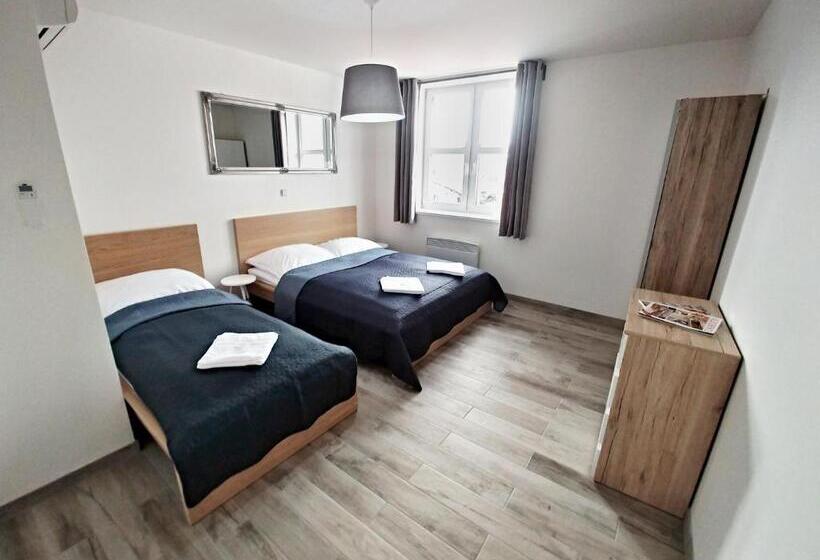 סוויטה אקזקיוטיב, Penzion Jako Víno