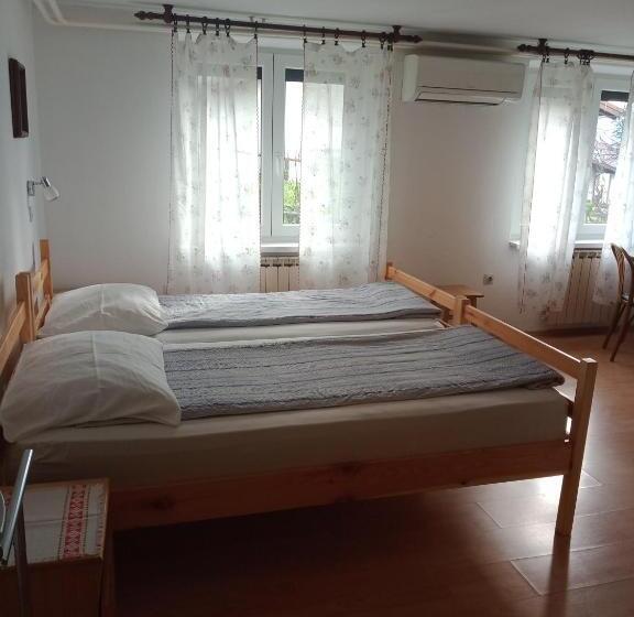 استودیوی استاندارد, Sobe černilogar