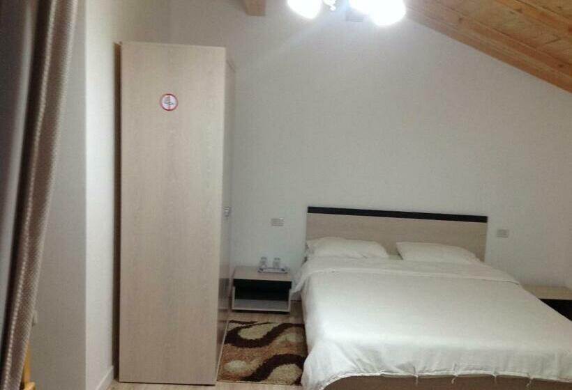 4인용 스탠다드 룸, Pensiunea Alexandra Livia