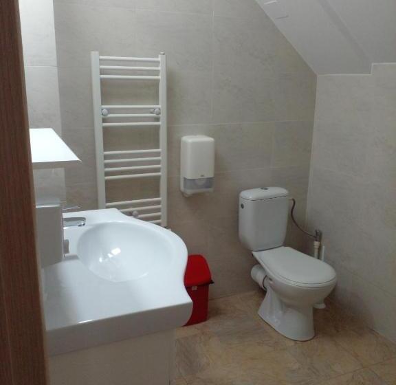 标准三人间, Pensiunea Duet