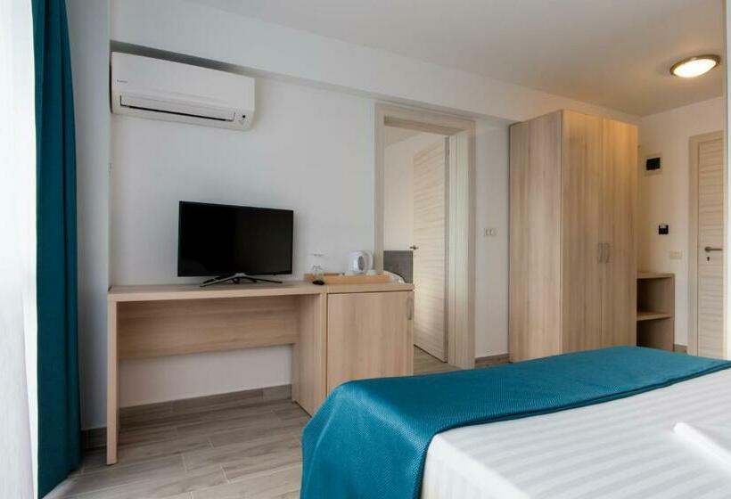 스위트, Turquoise Boutique