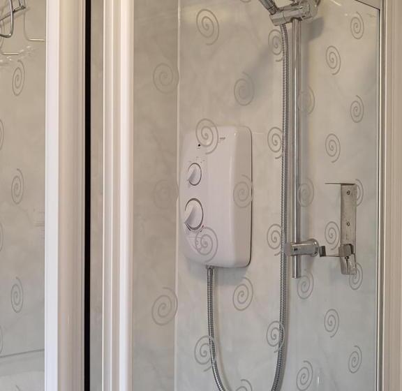 침실 3개 아파트, 140 Bond