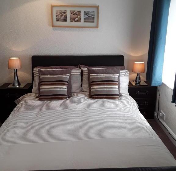 침실 3개 아파트, 140 Bond