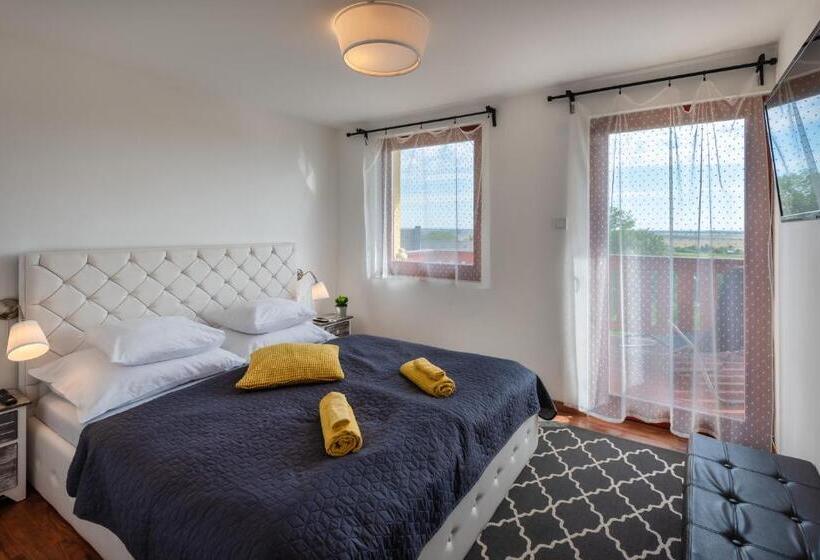 家庭间, Borárium Vendégházak Zen Gő Ház