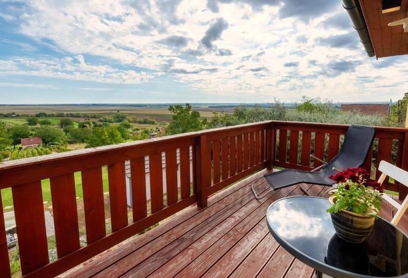 家庭间, Borárium Vendégházak Zen Gő Ház