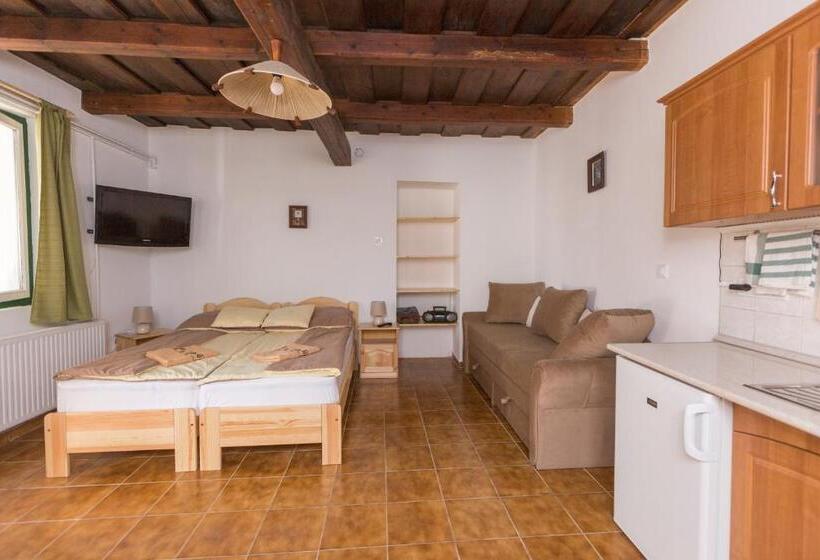Suite, Gádoros Vendégház