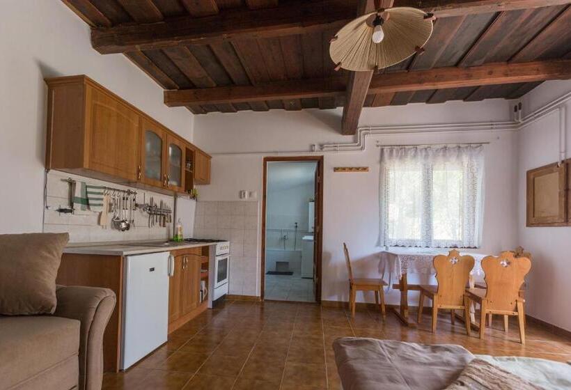 スイート, Gádoros Vendégház