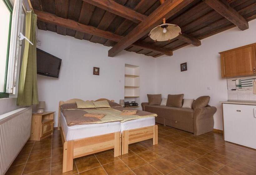 Suite, Gádoros Vendégház