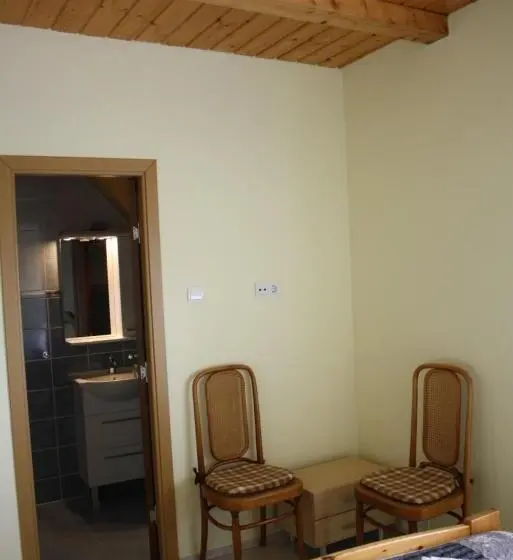 Deluxe-huone Parveke, Kedvenc Vendégház