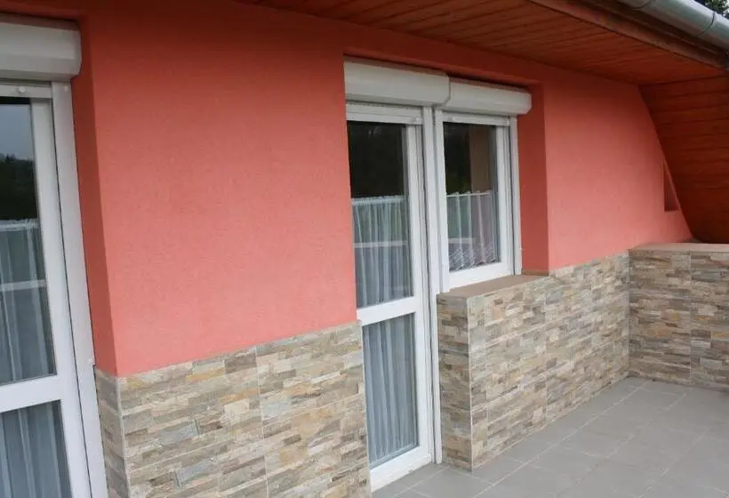 Deluxe-huone Parveke, Kedvenc Vendégház