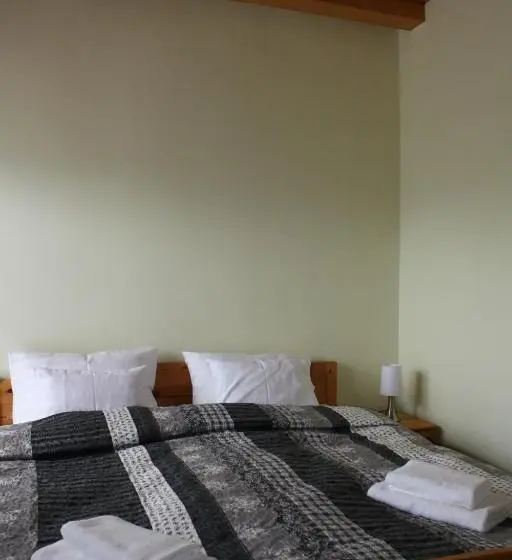 Deluxe-huone Parveke, Kedvenc Vendégház
