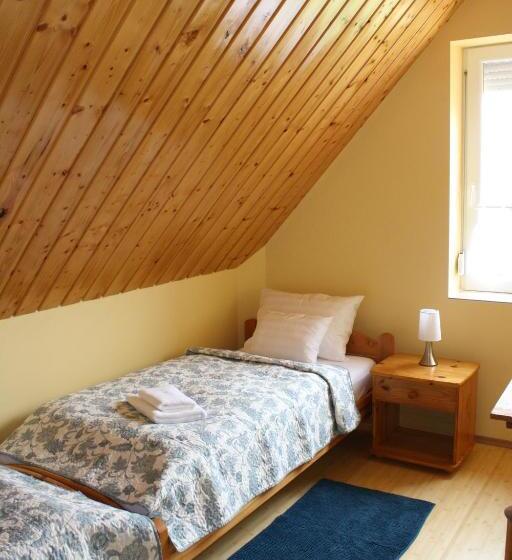 デラックスルーム, Kedvenc Vendégház