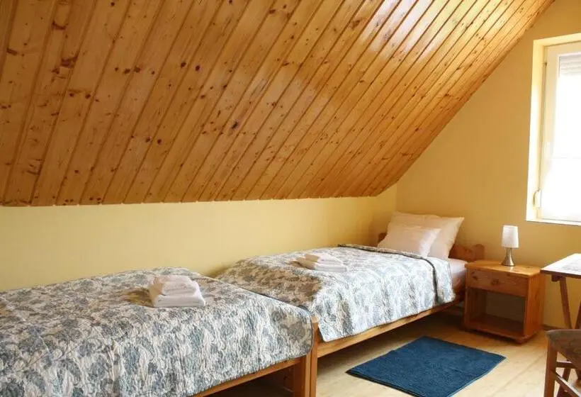 Deluxe-huone, Kedvenc Vendégház