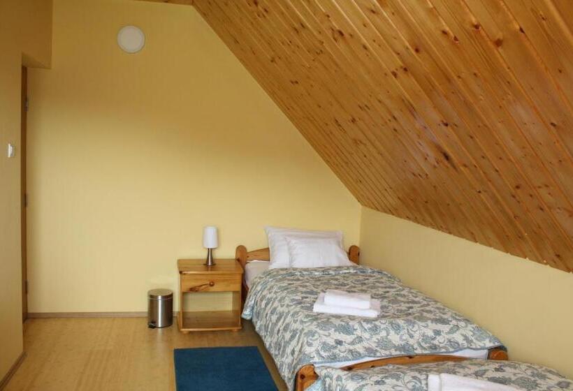 デラックスルーム, Kedvenc Vendégház