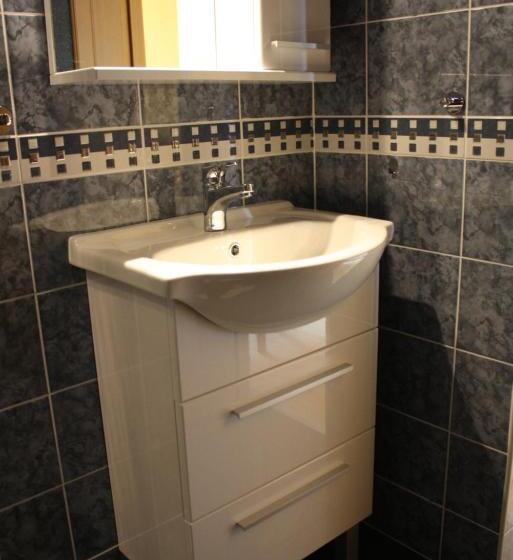 デラックスルーム, Kedvenc Vendégház