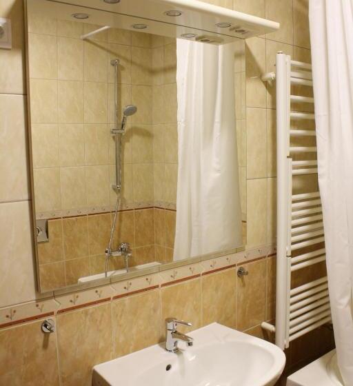 キングサイズベッドのスーペリアルーム, Kedvenc Vendégház