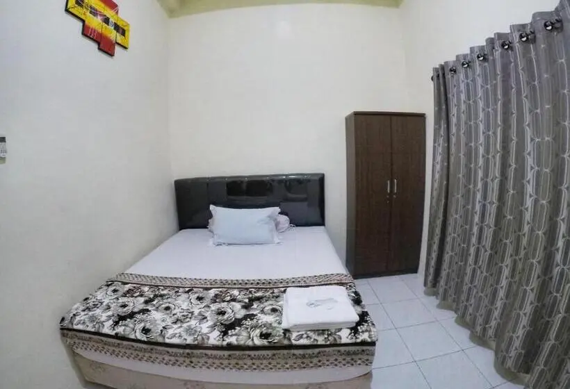 اتاق استاندارد, Pondok Simpang Tiga