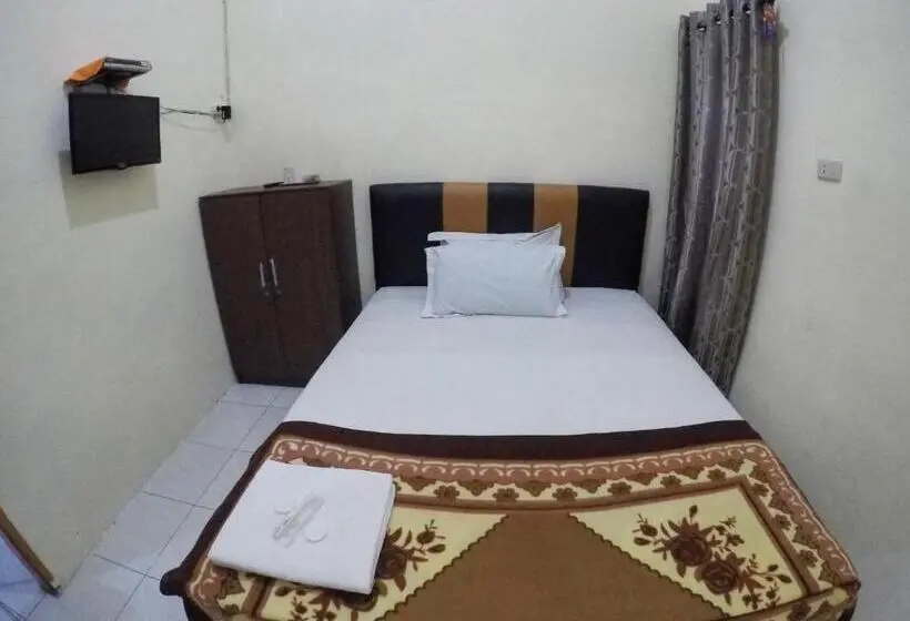 اتاق استاندارد, Pondok Simpang Tiga