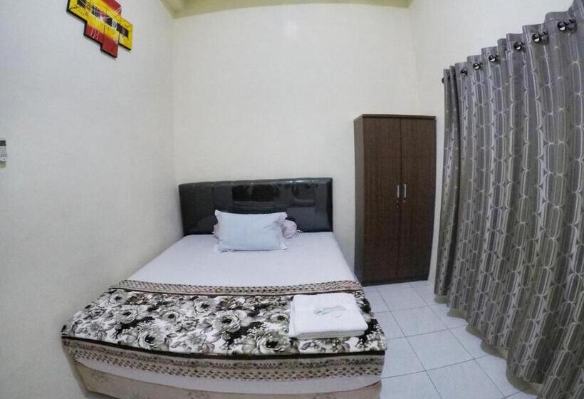 3ベッドルームハウス, Pondok Simpang Tiga