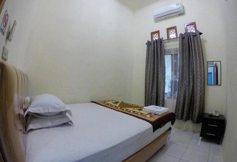 3ベッドルームハウス, Pondok Simpang Tiga