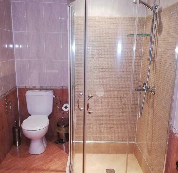 Трехместный Номер Стандарт с Балконом, комплекс рожена, хотел, хотелски комплекс рожена