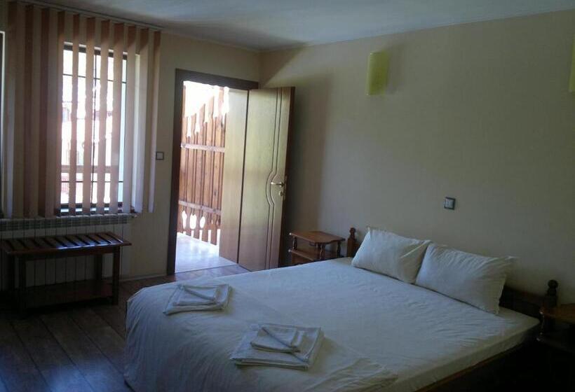 Номер Стандарт с Балконом, комплекс рожена, хотел, хотелски комплекс рожена