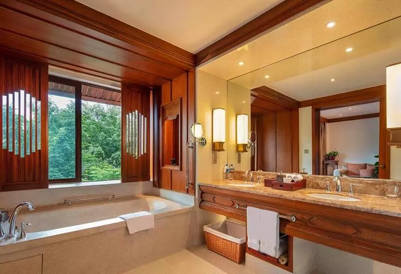 キングサイズベッドのデラックスルーム, Anantara Xishuangbanna Resort