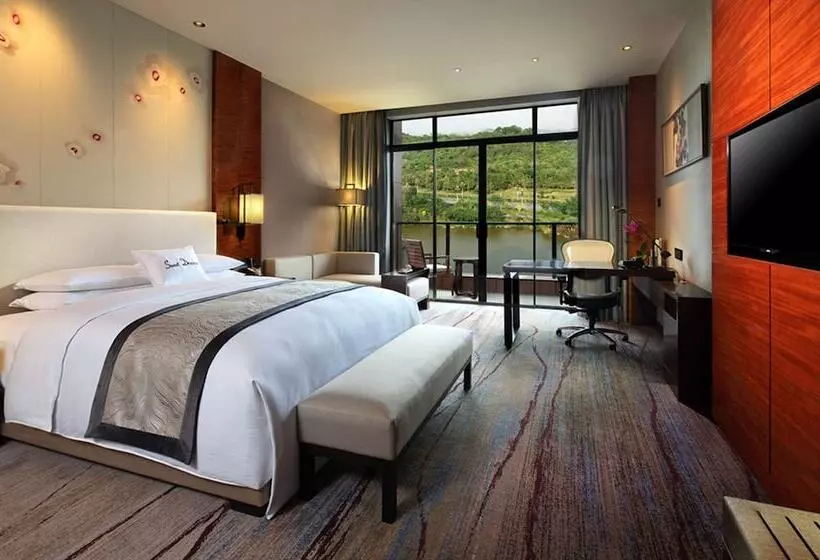 キングサイズベッドのデラックスルーム, Doubletree By Hilton Hotel Guangzhou   Science City