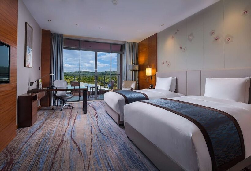 Номер Deluxe Вид на Озеро, Doubletree By Hilton Hotel Guangzhou   Science City