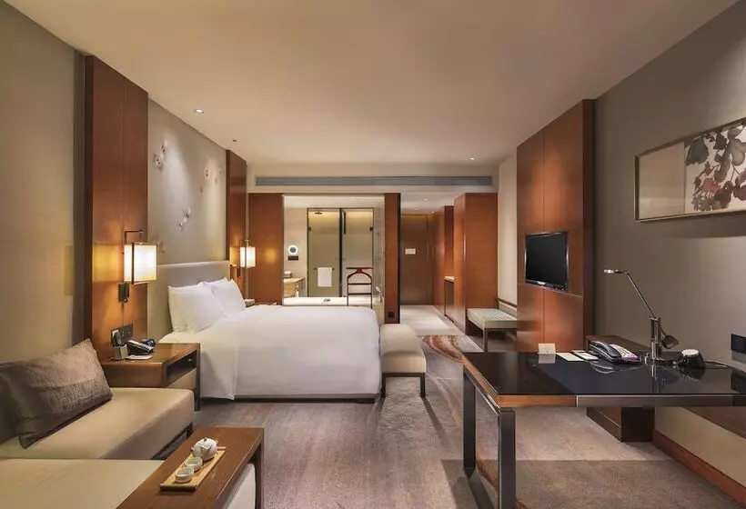 キングサイズベッドのエクゼクティブルーム, Doubletree By Hilton Hotel Guangzhou   Science City