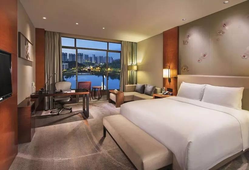 キングサイズベッドのエクゼクティブルーム, Doubletree By Hilton Hotel Guangzhou   Science City