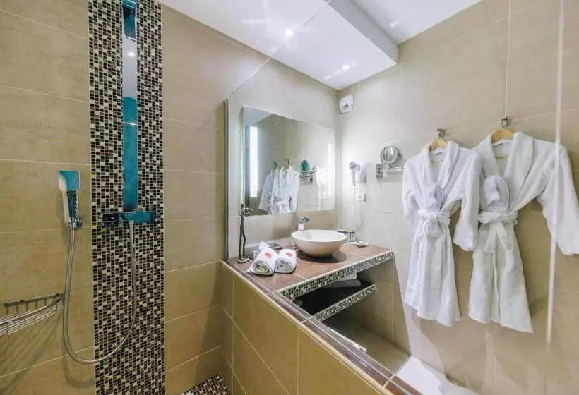 バルコニーつきオーシャンビュースーペリアルーム, Hôtel Liberata & Spa