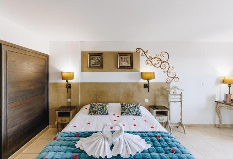 Номер Superior Вид на Море с Балконом, Hôtel Liberata & Spa