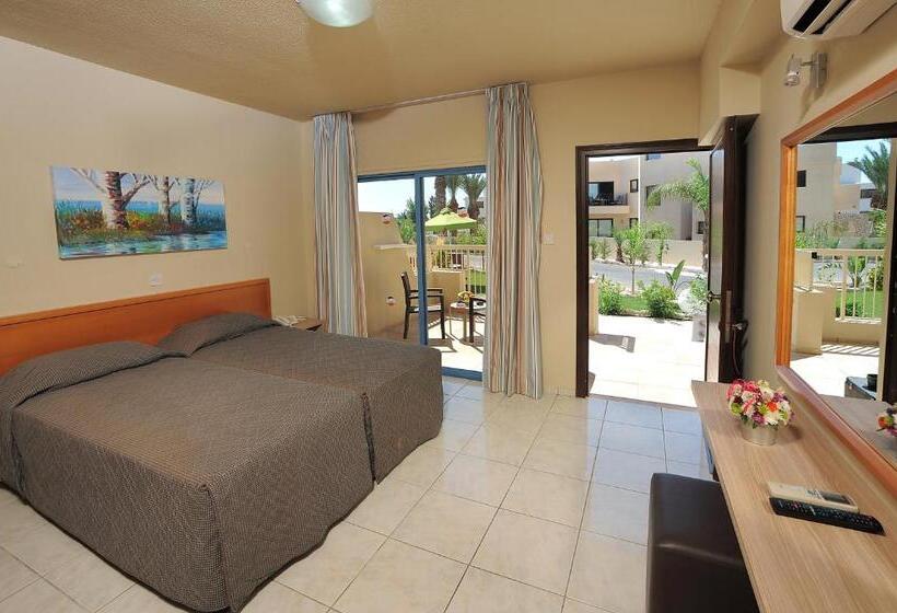 스탠다드 스튜디오, Nelia Gardens